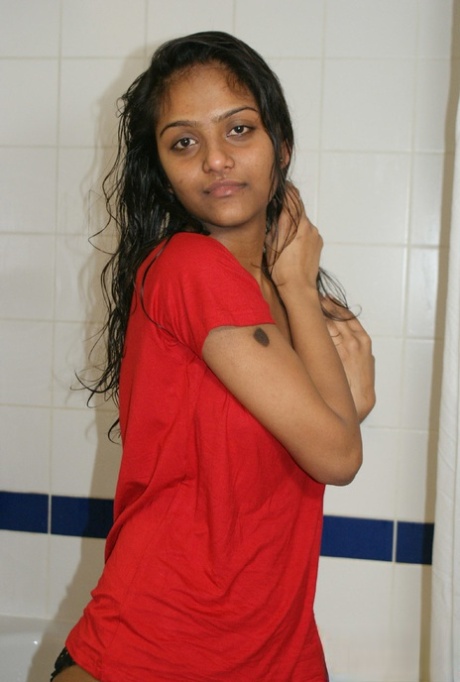 Divya Yogesh nude pic