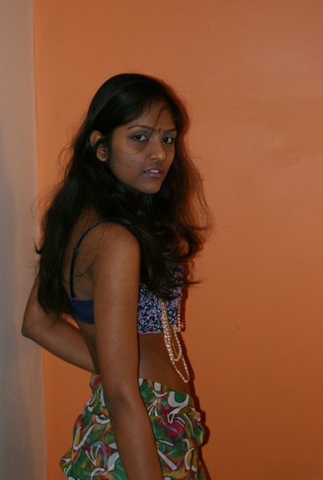 Divya Yogesh nude picture