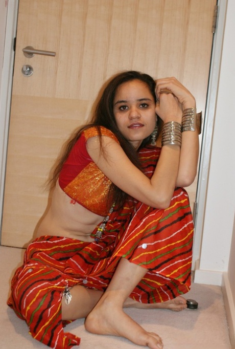 Jasmine Mathur porno photos